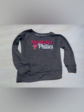 Phillies Crewneck Sweatshirt NWOT